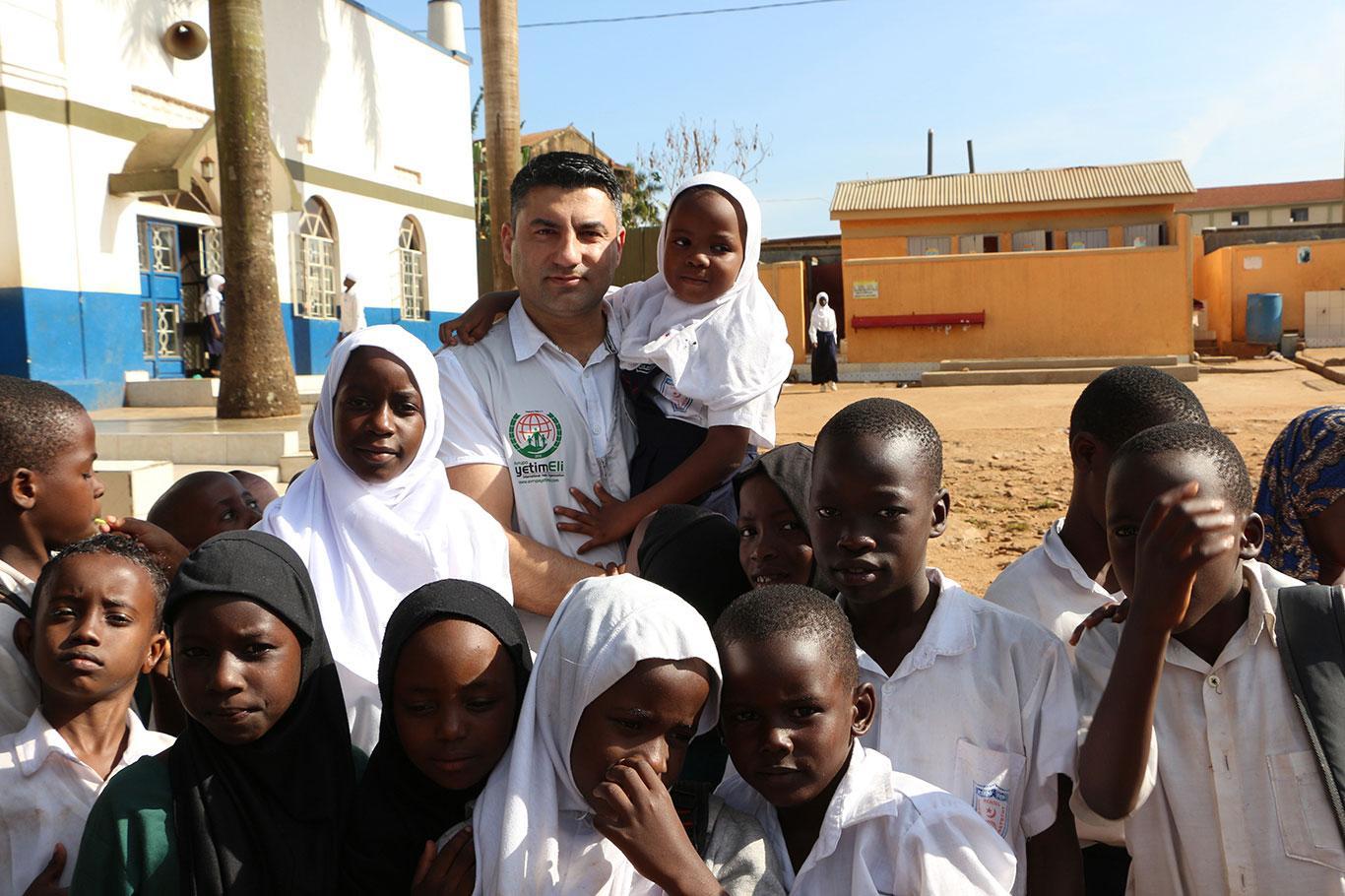 European Yetim Eli slaughters the sacrifices on behalf of philanthropists in Uganda